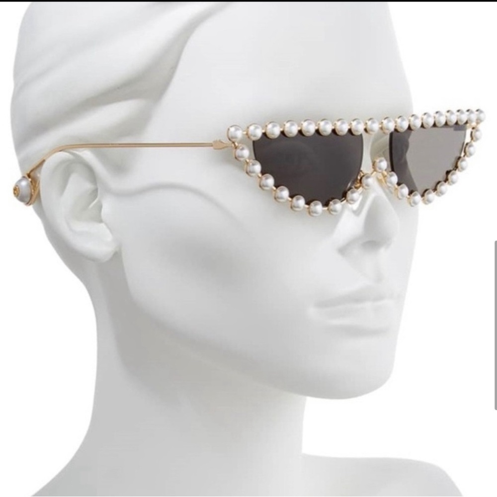 GUCCI FOREVER HOLLYWOOD EMBELLISHED PEARL WITH GOLD CAT EYE SUNGLASSES - Picture 9 of 13